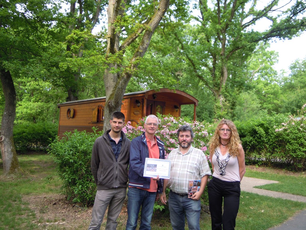 Bois le Roi encore récompensée par un trophée du Commerce. Bois le Roi encore récompensée par un trophée du Commerce.