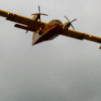 Un canadair sur la Seine à Bois-le-Roi !